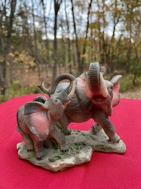 Gray and Pink Elephant Figurine Pair - Morher & Baby Decorative Home Art